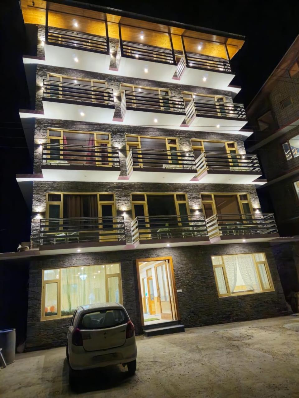 The Himalayan Sun Rise 3* Manali (Himachal Pradesh)